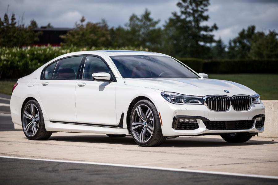  BMW 750i xDrive M Sport (G11) 2016 года  (NA) (фото 28 из 47)